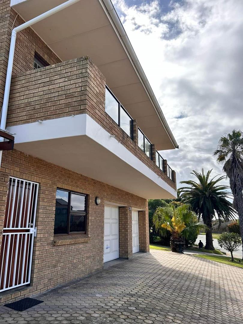 7 Bedroom Property for Sale in Bayview Western Cape